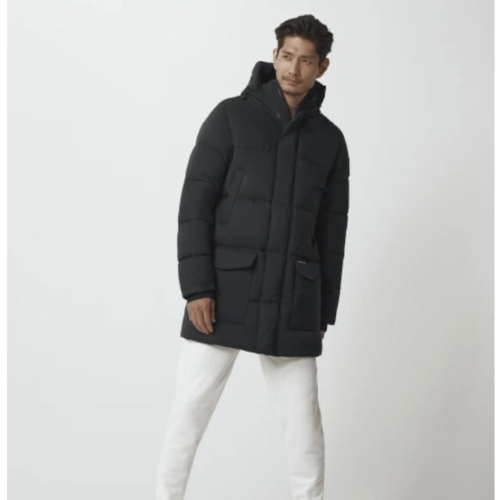 Canada Goose Armstrong Parka men’s Medium. Perfect condition. Purchased at Nords